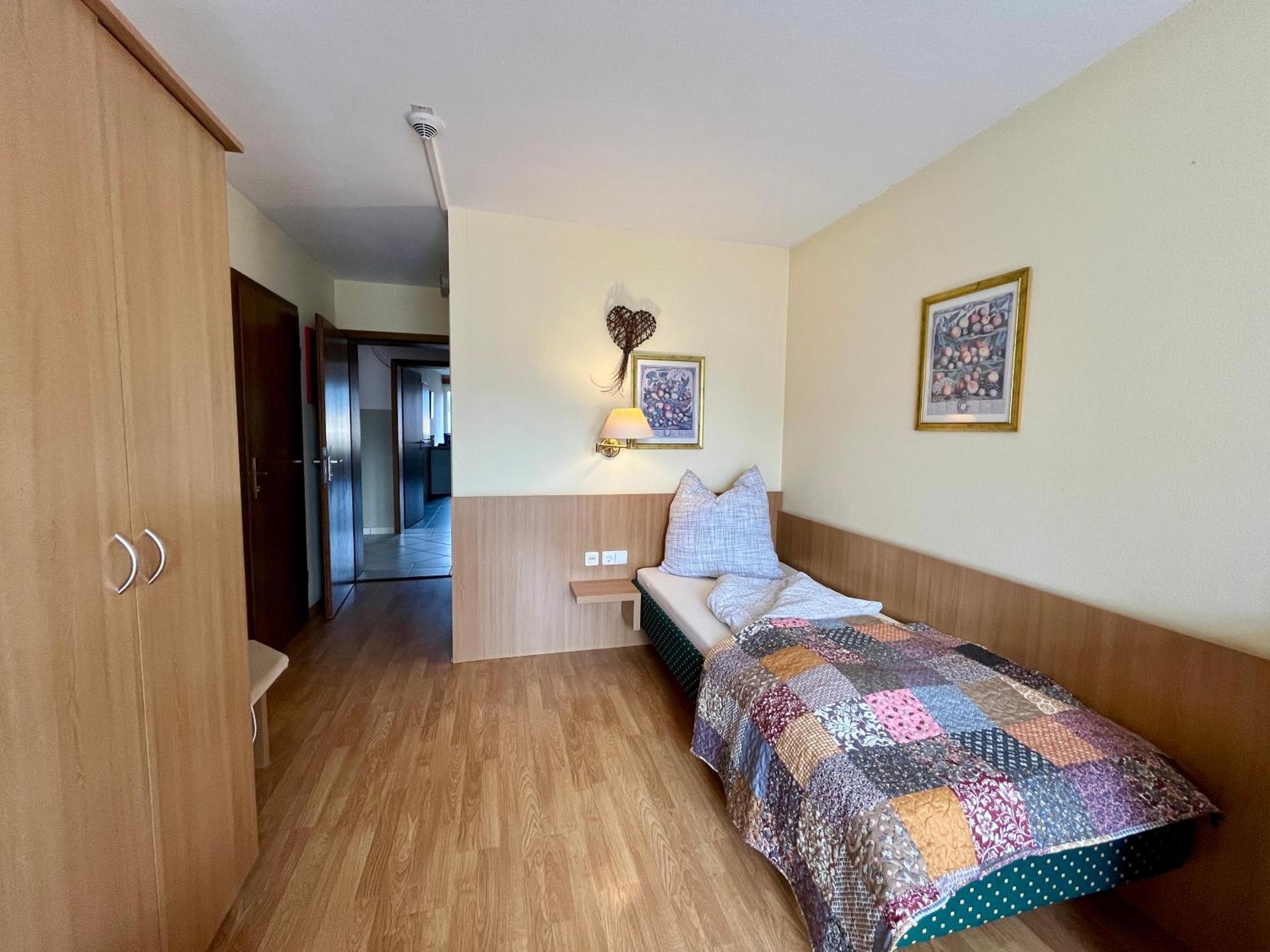 Goldener Hahn B&B Baiersbronn - Ferienwohnungen Mit Hotel Service Nahe Gartenschau Tal X ห้อง รูปภาพ