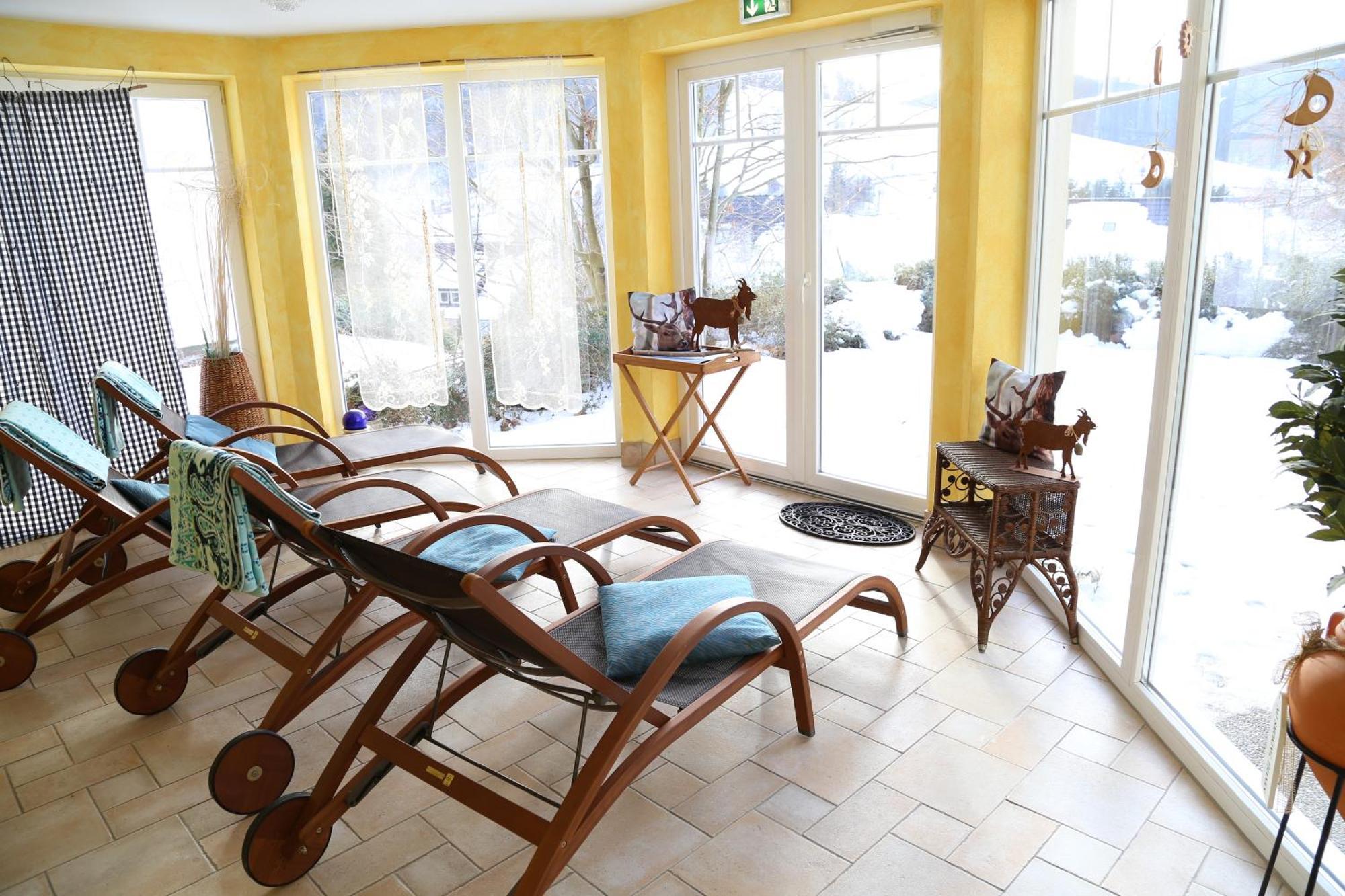 Goldener Hahn B&B Baiersbronn - Ferienwohnungen Mit Hotel Service Nahe Gartenschau Tal X ภายนอก รูปภาพ